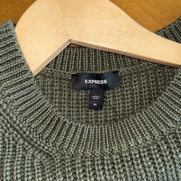 NWT! EXPRESS Olive Knit Top - Picture 2 of 7